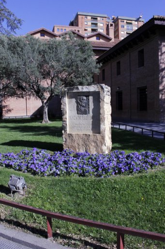 Monumento a Luis Buñuel